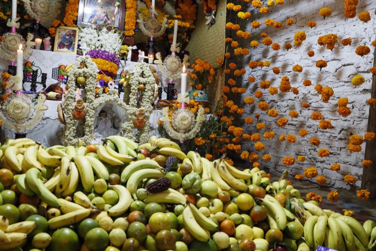 Santa Fe de la Laguna en Día de Muertos