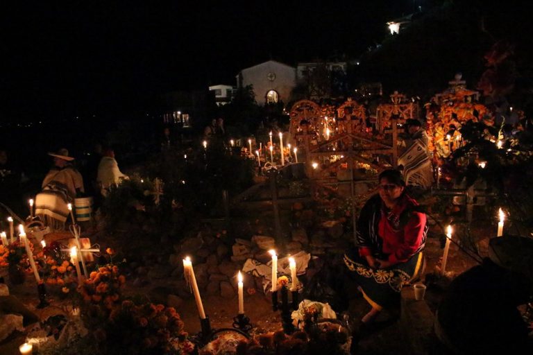 Janitzio en Día de Muertos: ¿vale la pena?