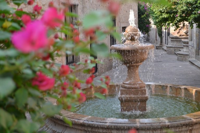 Callejón del Romance en Morelia: historia y restaurantes para disfrutar
