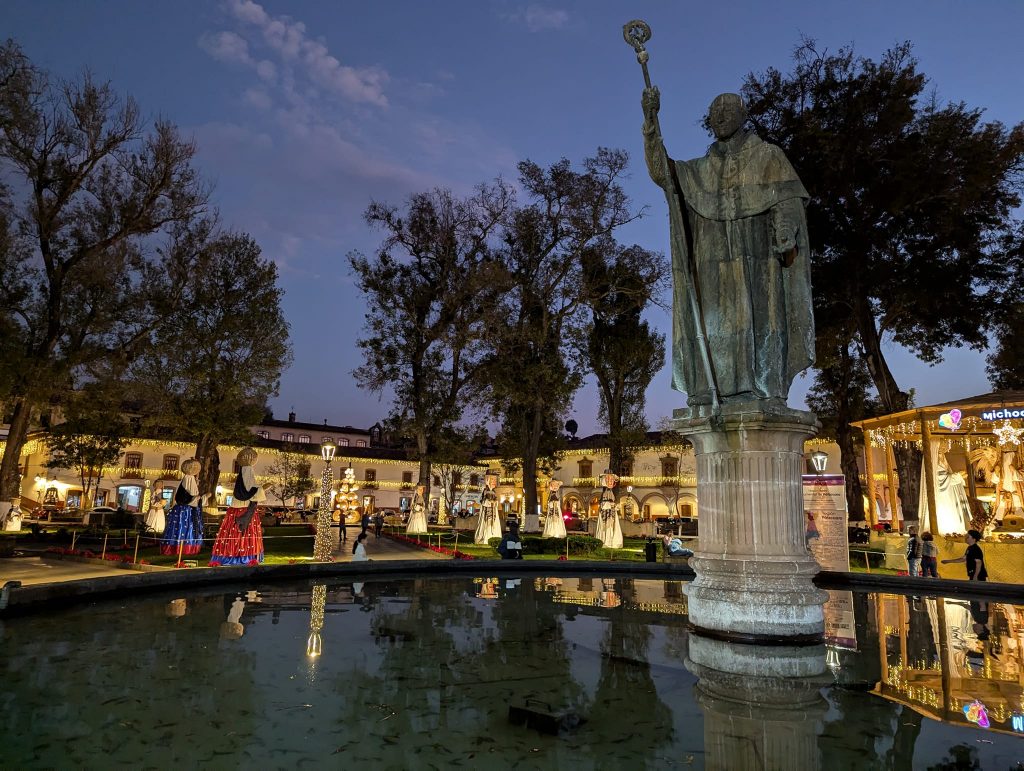 Plaza Vasco de Quiroga en el centro histórico de Patzcuaro,. 