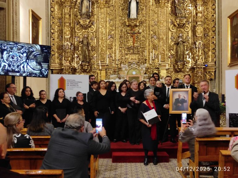 “El Coro de la Secretaría de Cultura de Michoacán llenó de música el Templo de Santa Rosa de Lima, en Morelia”