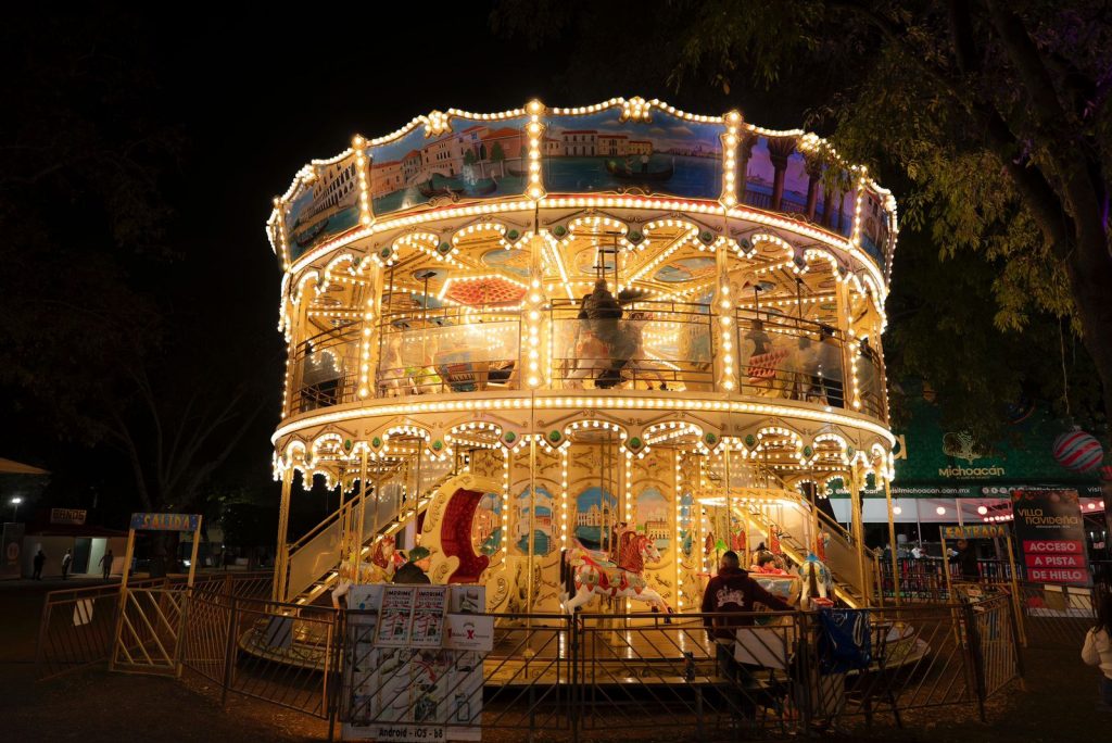 Villa navideña en Morelia , juegos mecánicos para disfrutar en familia