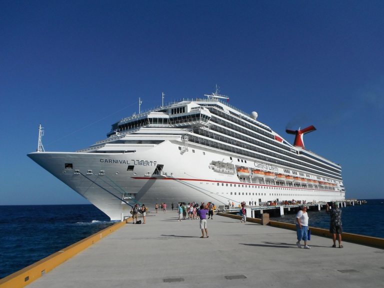 Cruceros por el Caribe: el auge turístico que domina 2025