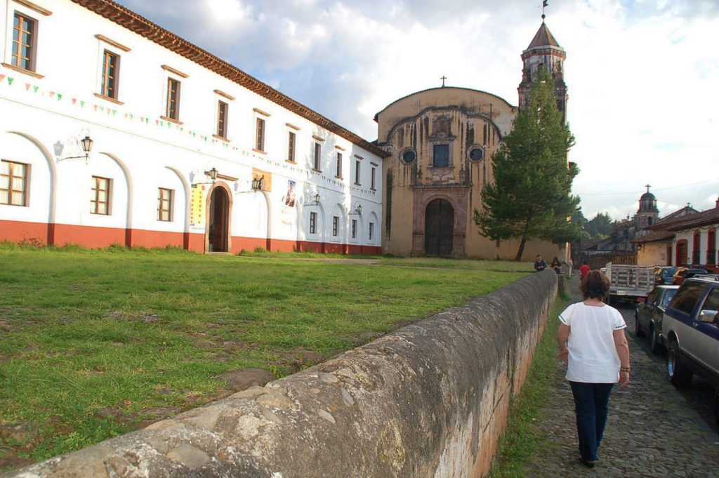 Templo y ex convento de la Compañía de Jesús en Pátzcuaro 