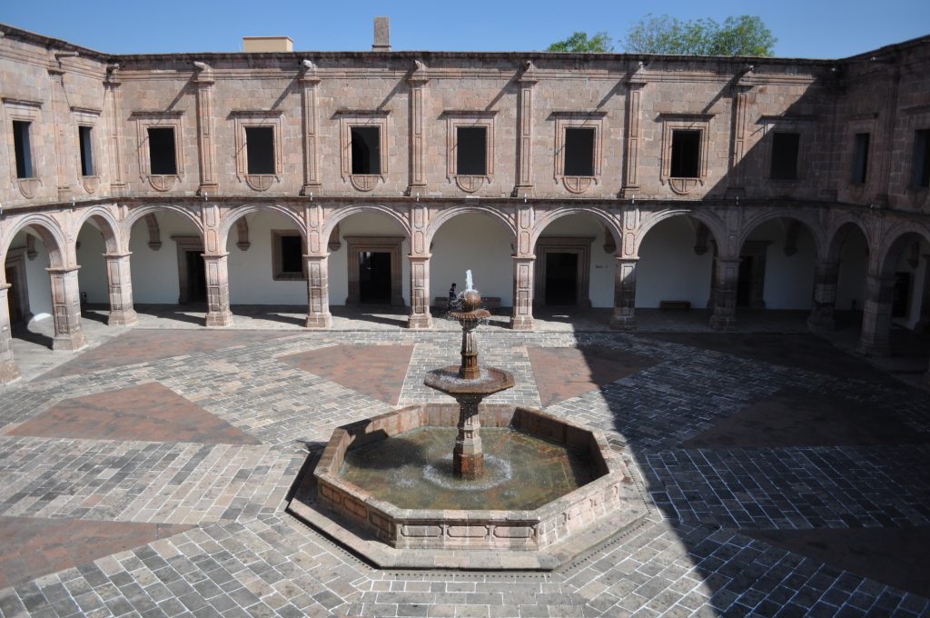Palacio Clavijero en Morelia 
