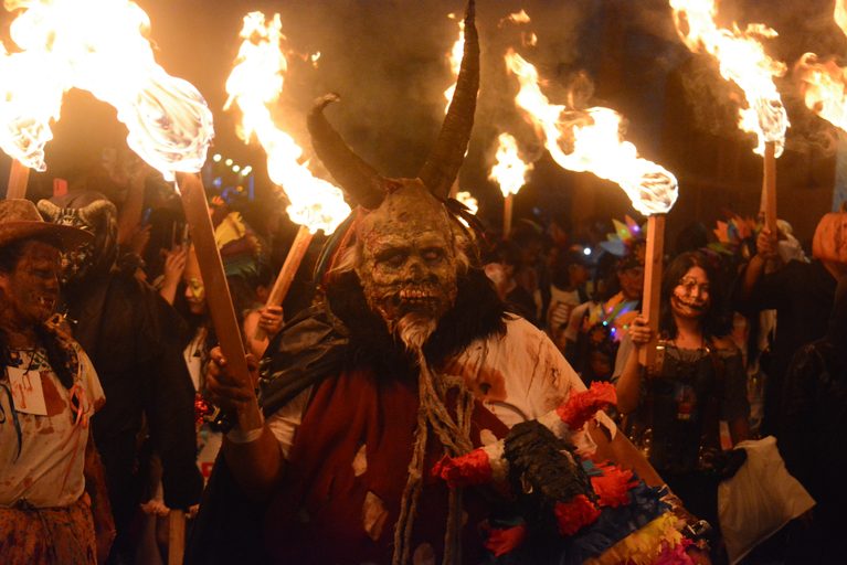 Zombie Walk Morelia presenta su cartel oficial y temática especial por sus 15 años